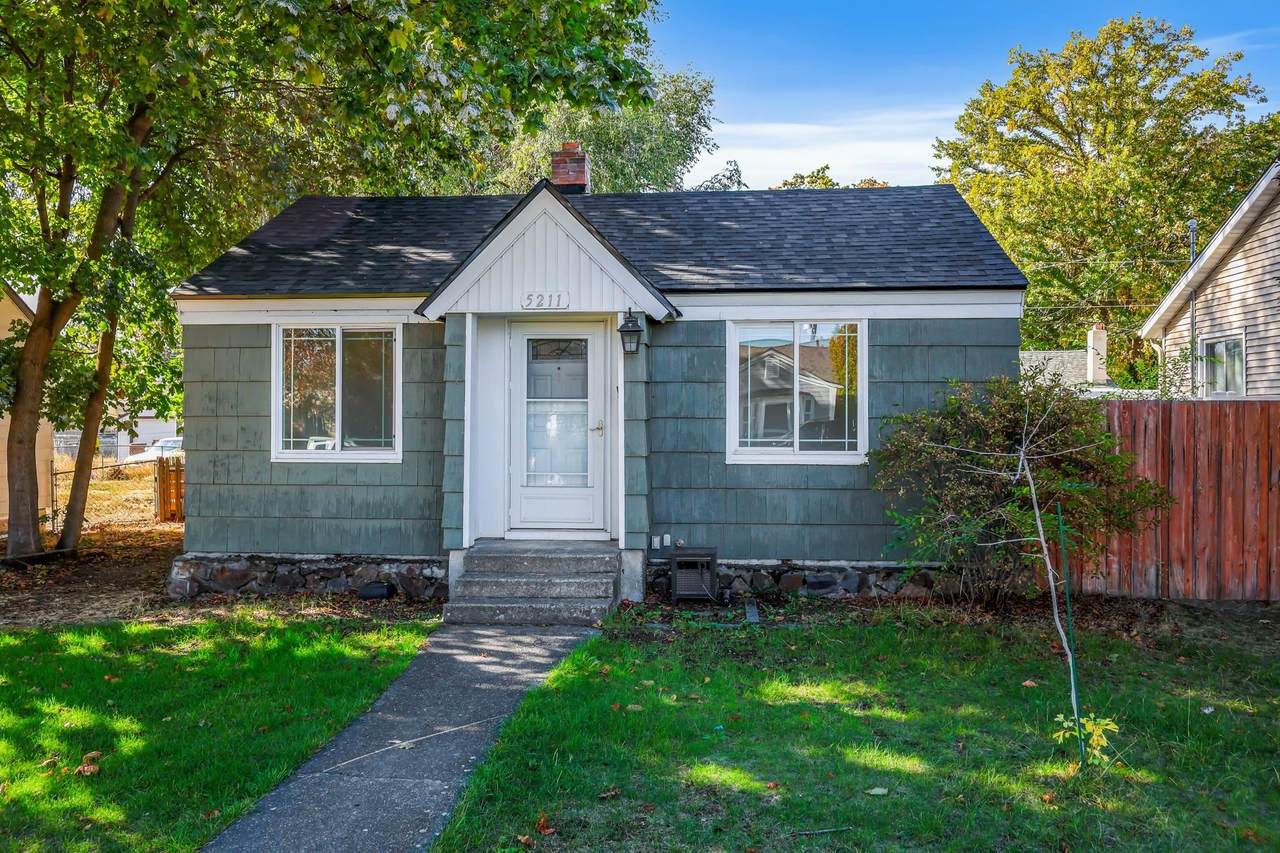 5211 Lincoln St - Photo 1
