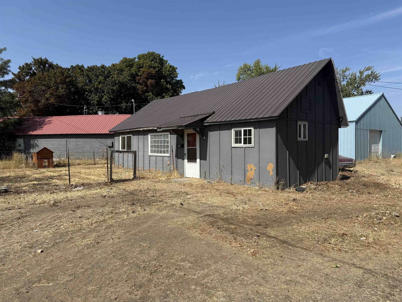 711 Lake St - Photo 1