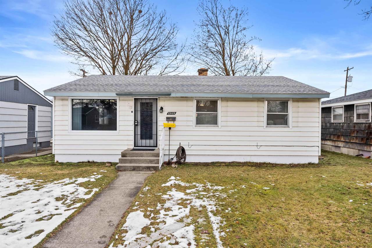 813 Decatur Ave - Photo 1