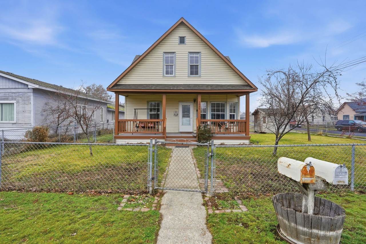 2659 Walnut St - Photo 1