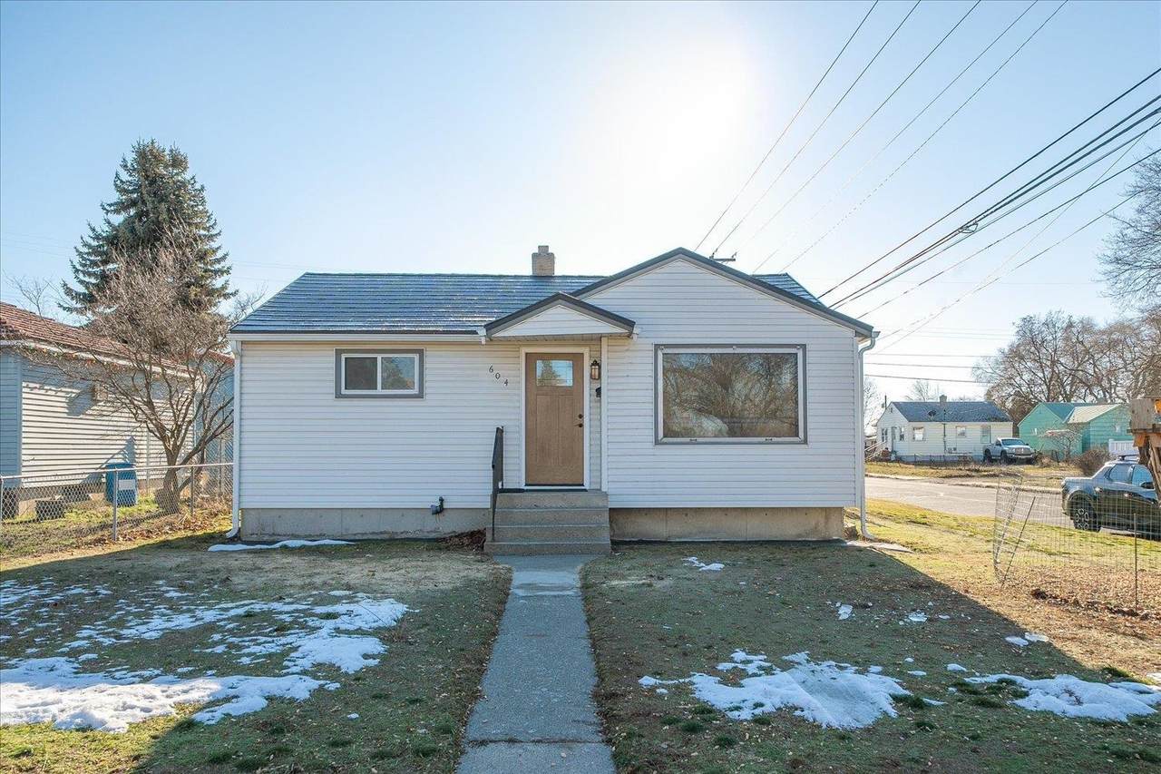 604 Columbia Ave - Photo 1