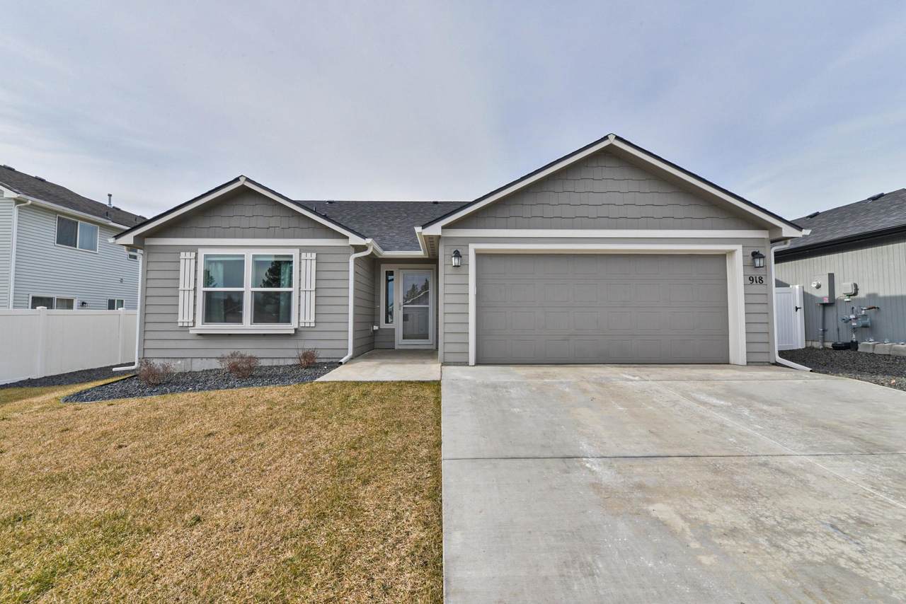 918 Cougars St - Photo 1