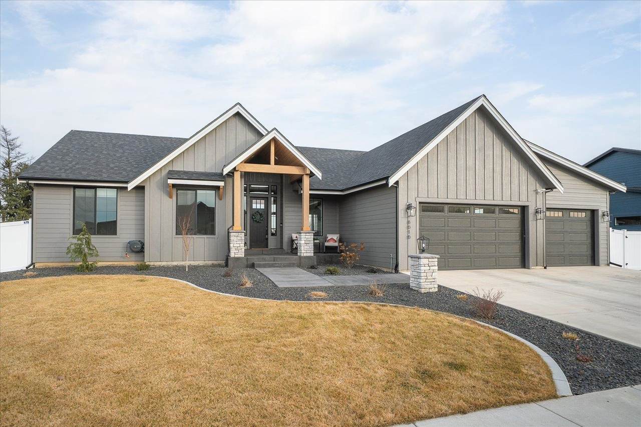 8616 Molly St - Photo 1