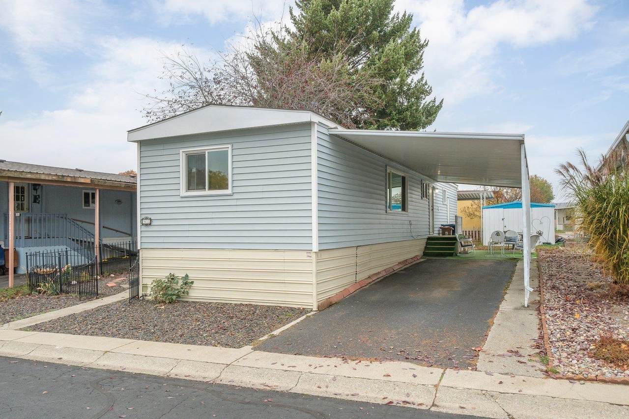 1211-#93 Lyons Ave - Photo 1