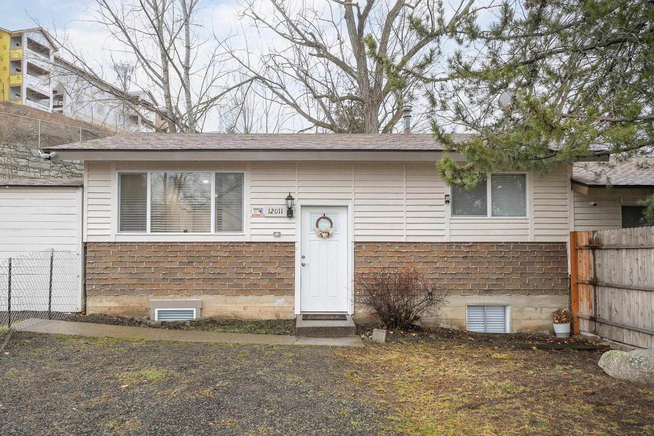 12011 Mansfield Ave - Photo 1