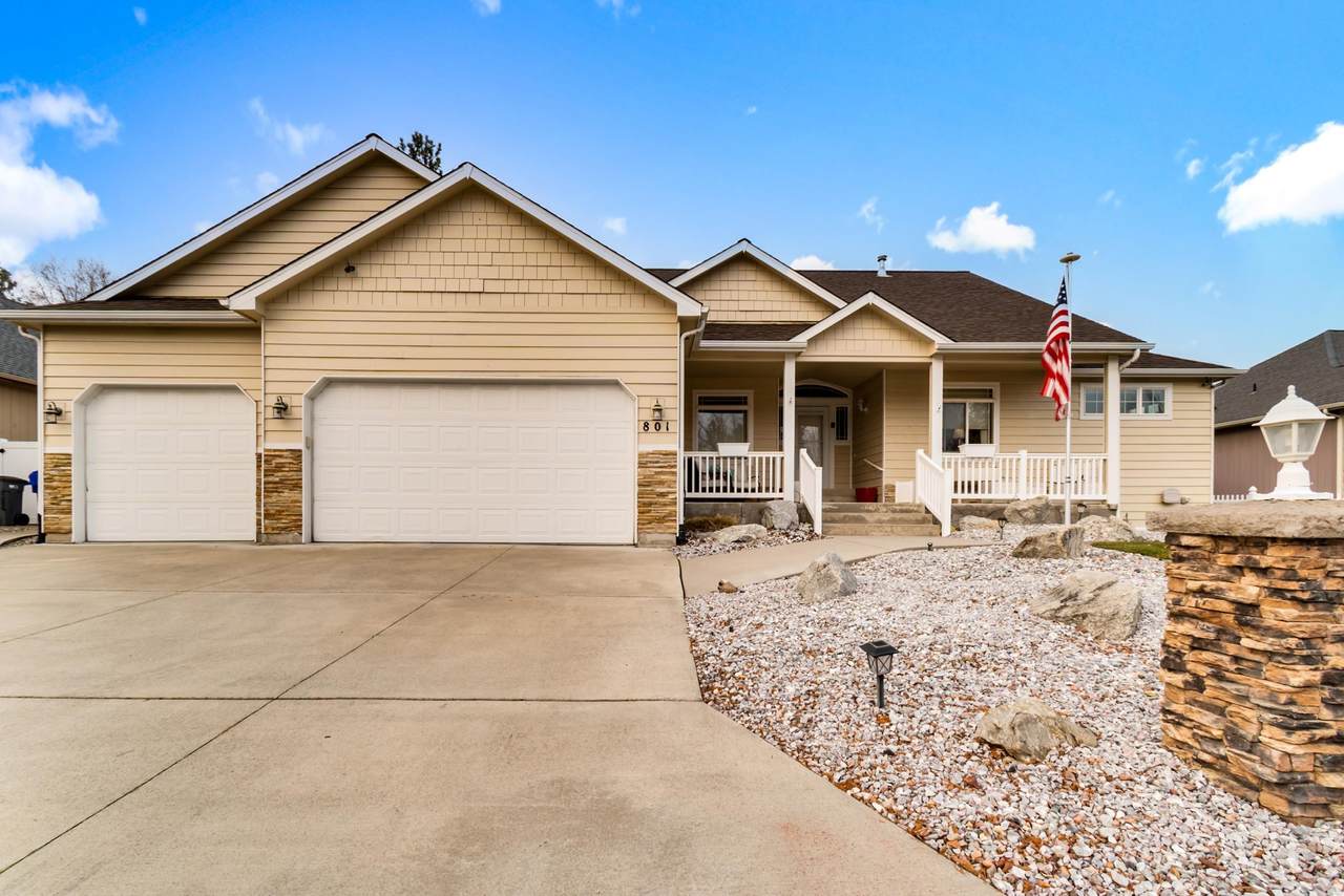 801 Huron Dr - Photo 1