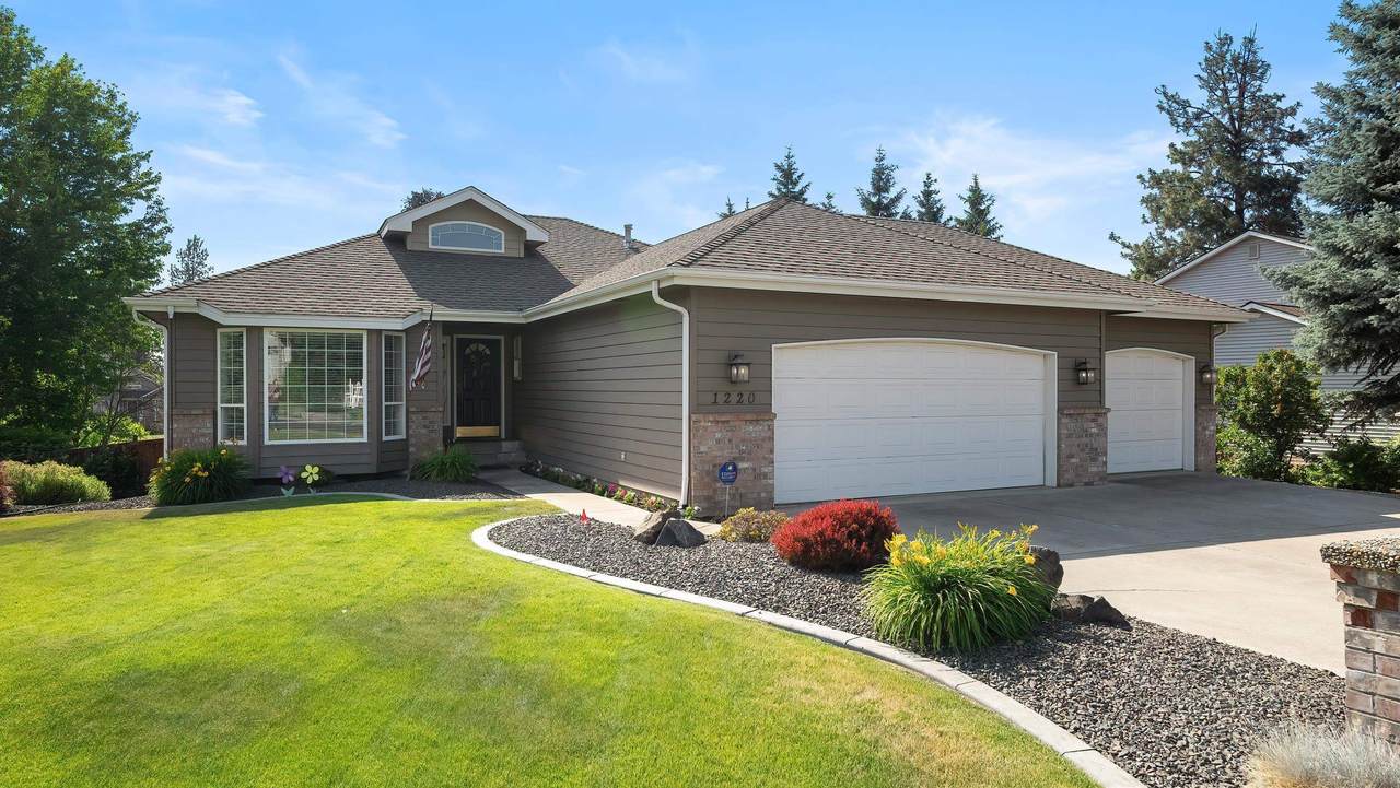 1220 Brierwood Dr - Photo 1