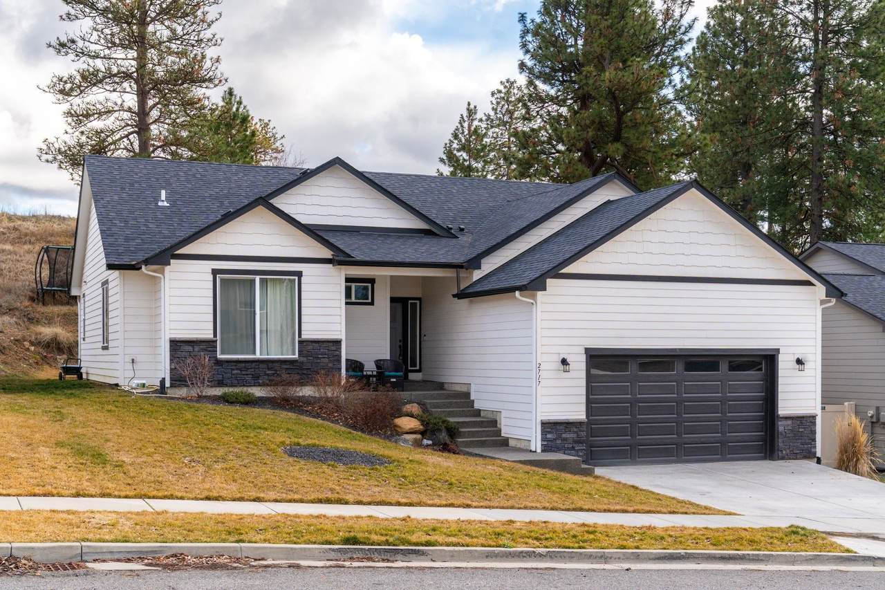 2717 Seabiscuit Dr - Photo 1