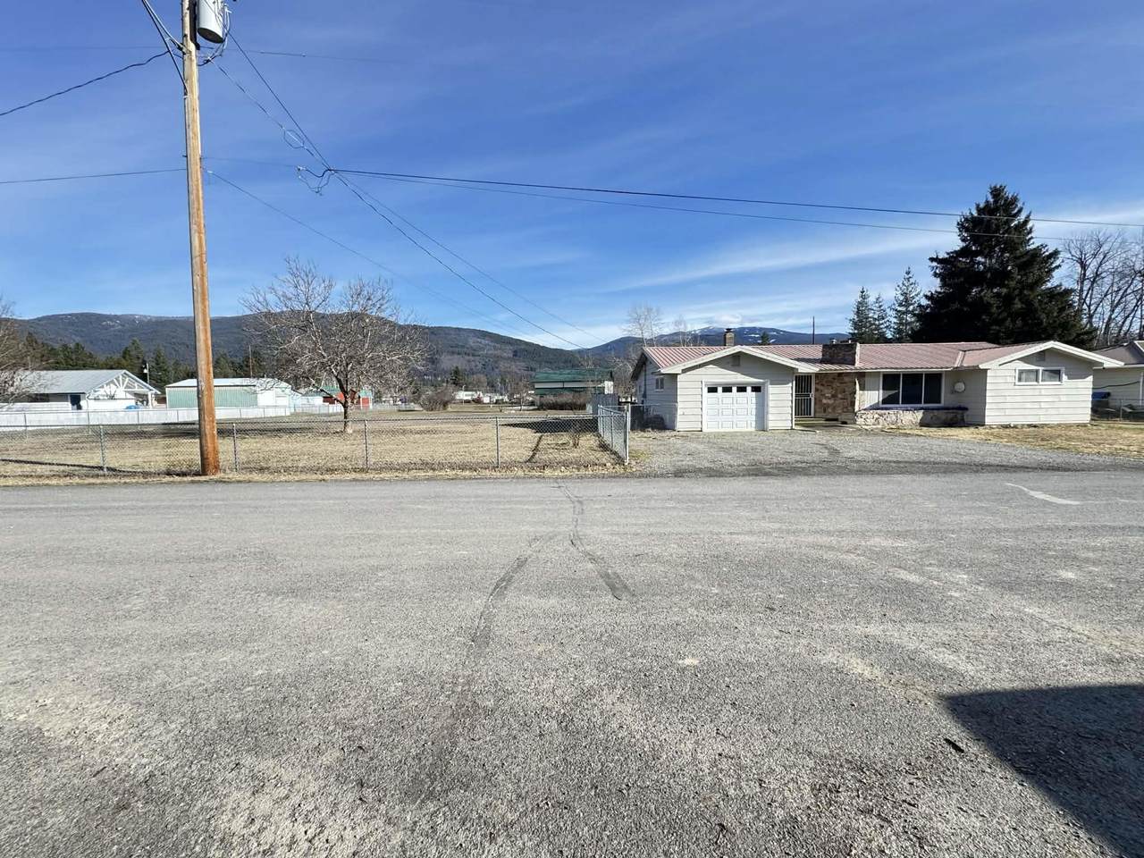 105 7th Ave - Photo 1