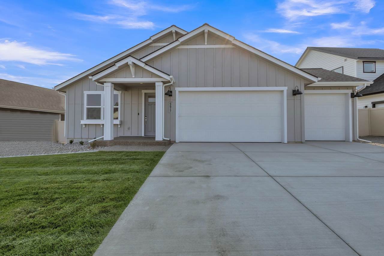 1255 High Desert Dr - Photo 1