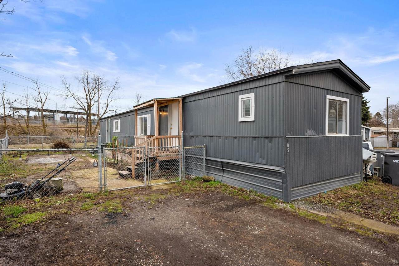 11920-109 Mansfield Ave - Photo 1