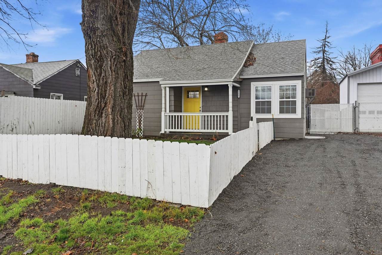 5623 Parkwater Ave - Photo 1