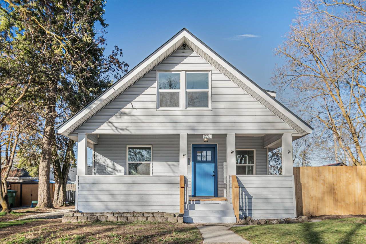 2711 Everett Ave - Photo 1