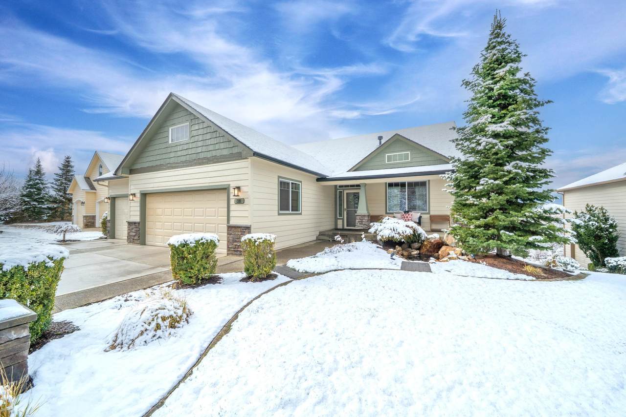 1211 Lancashire Ln - Photo 1