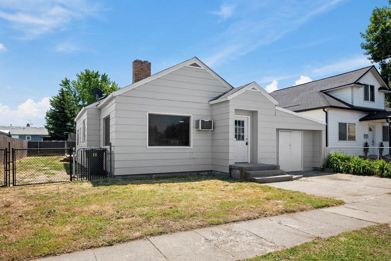 308 7th Ave - Photo 1