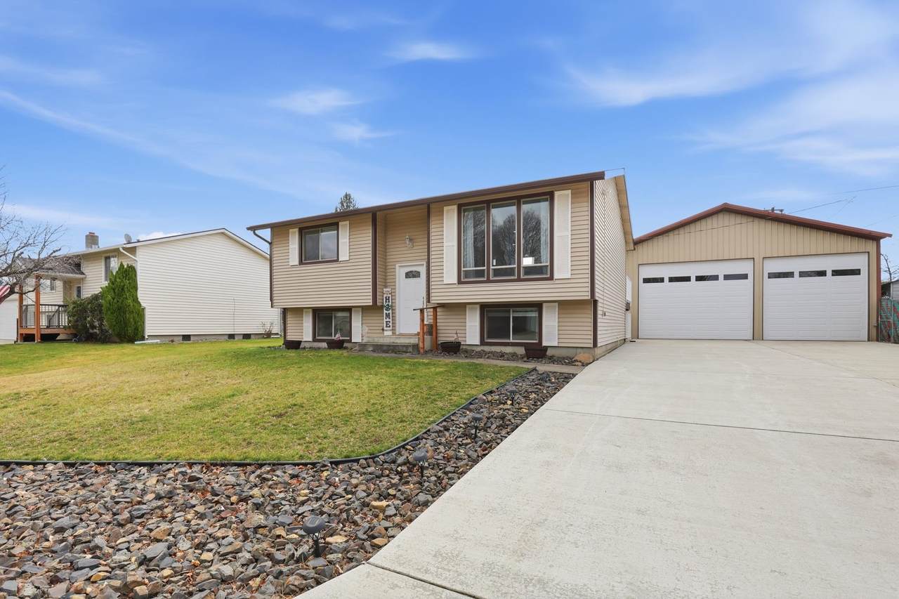 18104 Maxwell Ave - Photo 1