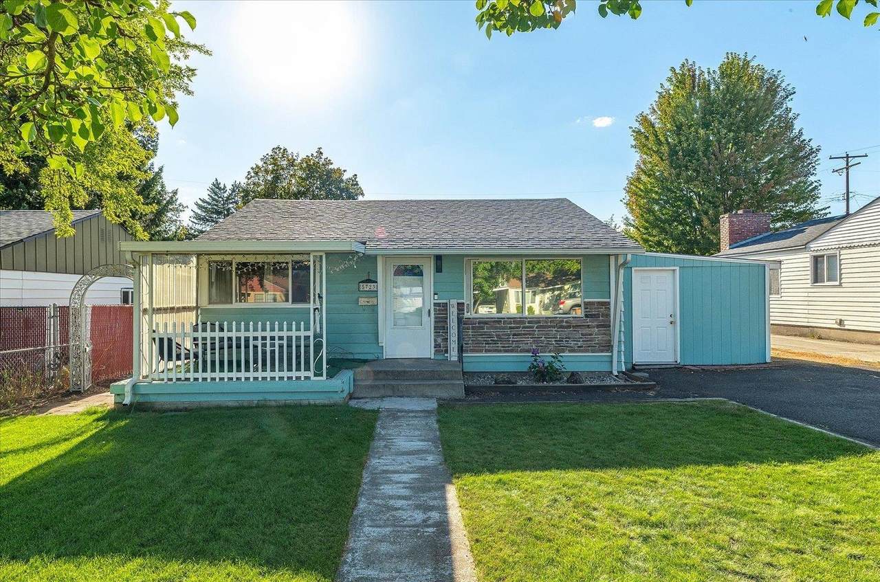 5723 Loma Dr - Photo 1