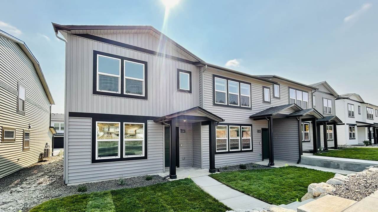 5225 Frederick Ave - Photo 1