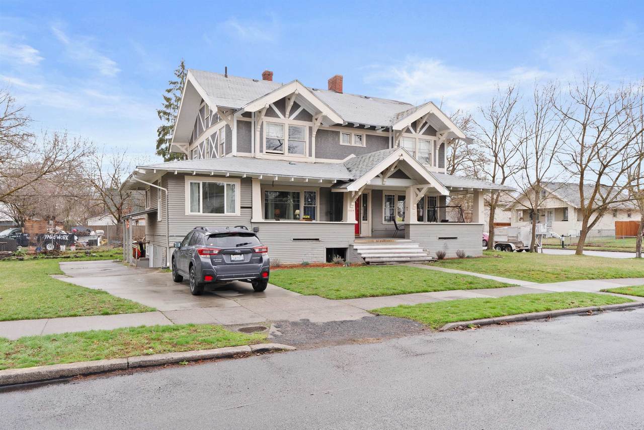 3004 Lincoln St - Photo 1
