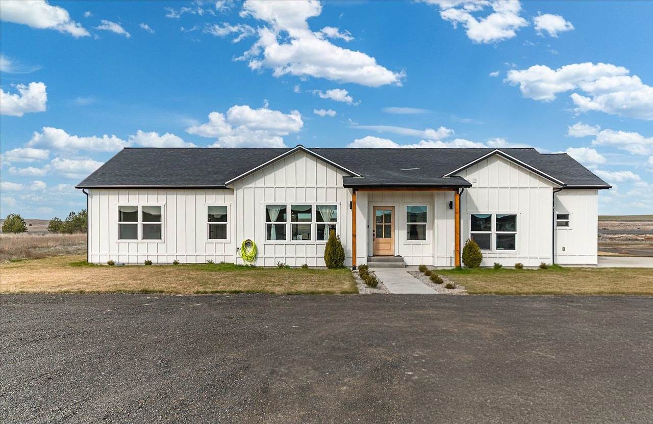 25741 Westfield Ln - Photo 1