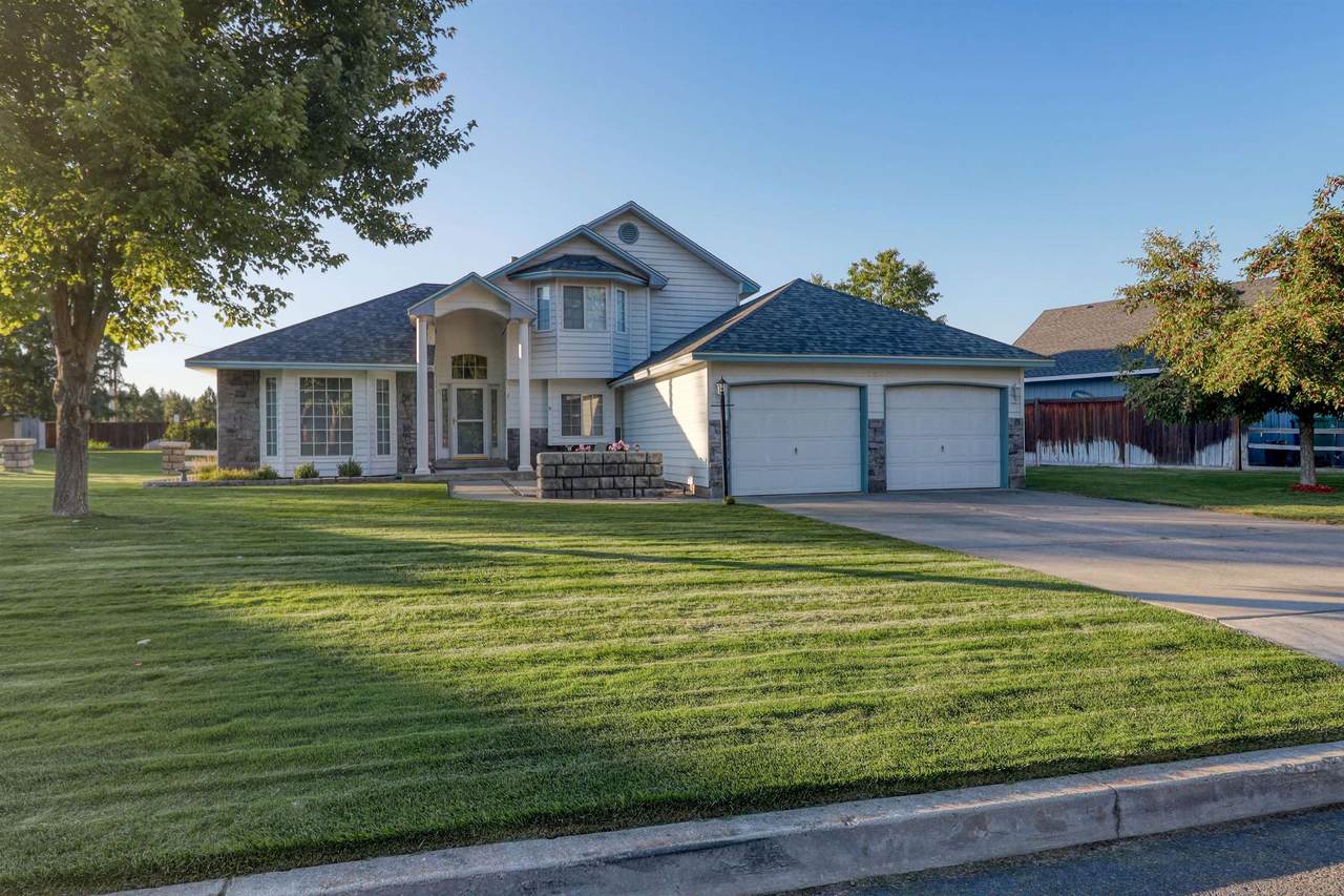 15323 Gleneden St - Photo 1