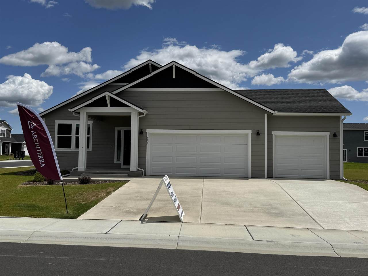 418 Arcadia Ave - Photo 1