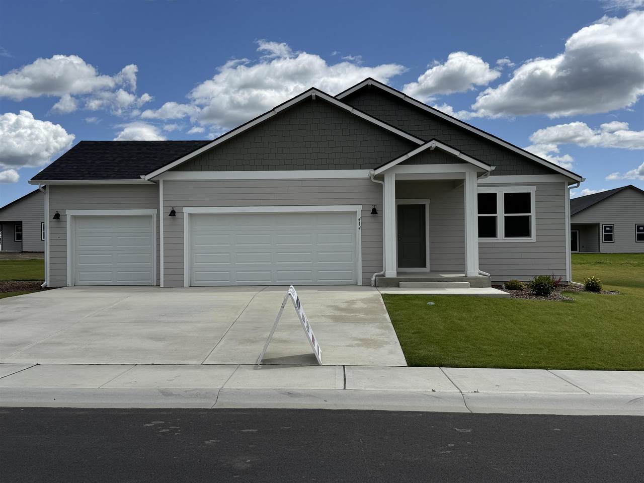 414 Arcadia Ave - Photo 1