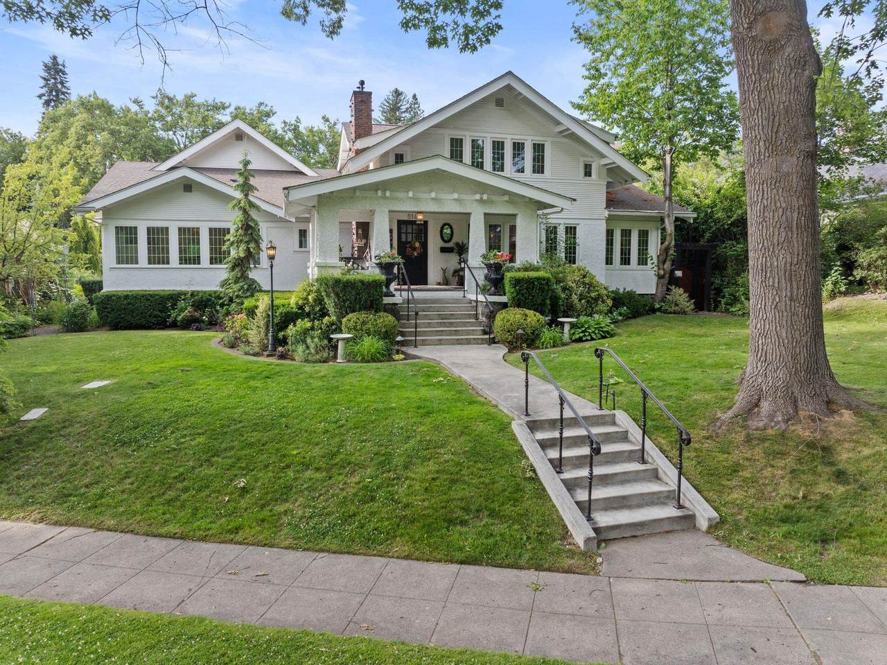 514 19th Ave - Photo 1