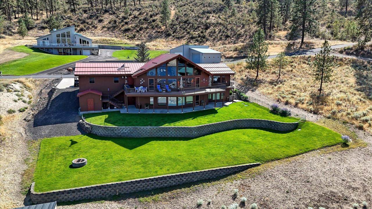 16547 Whitelaw Rd. E - Photo 1