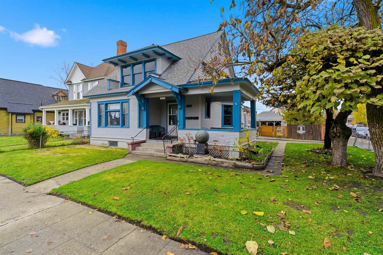 1027 Maxwell Ave - Photo 1