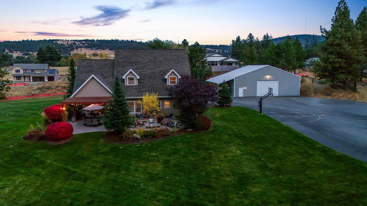 4810 37th Ave - Photo 1