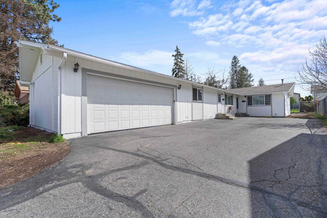 3142 31st Ave - Photo 1
