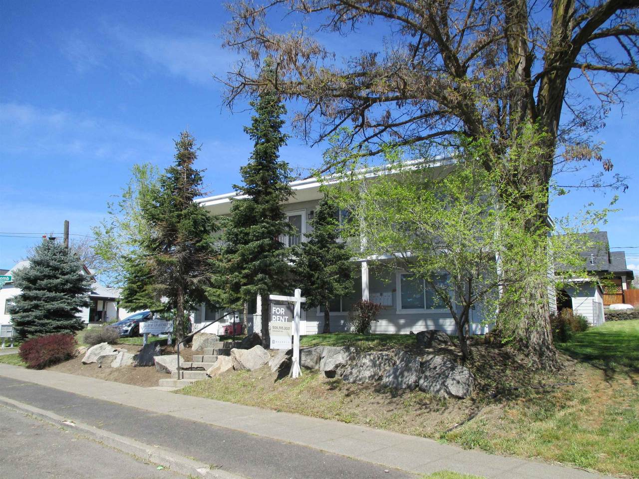 547 Fairview Ave - Photo 1