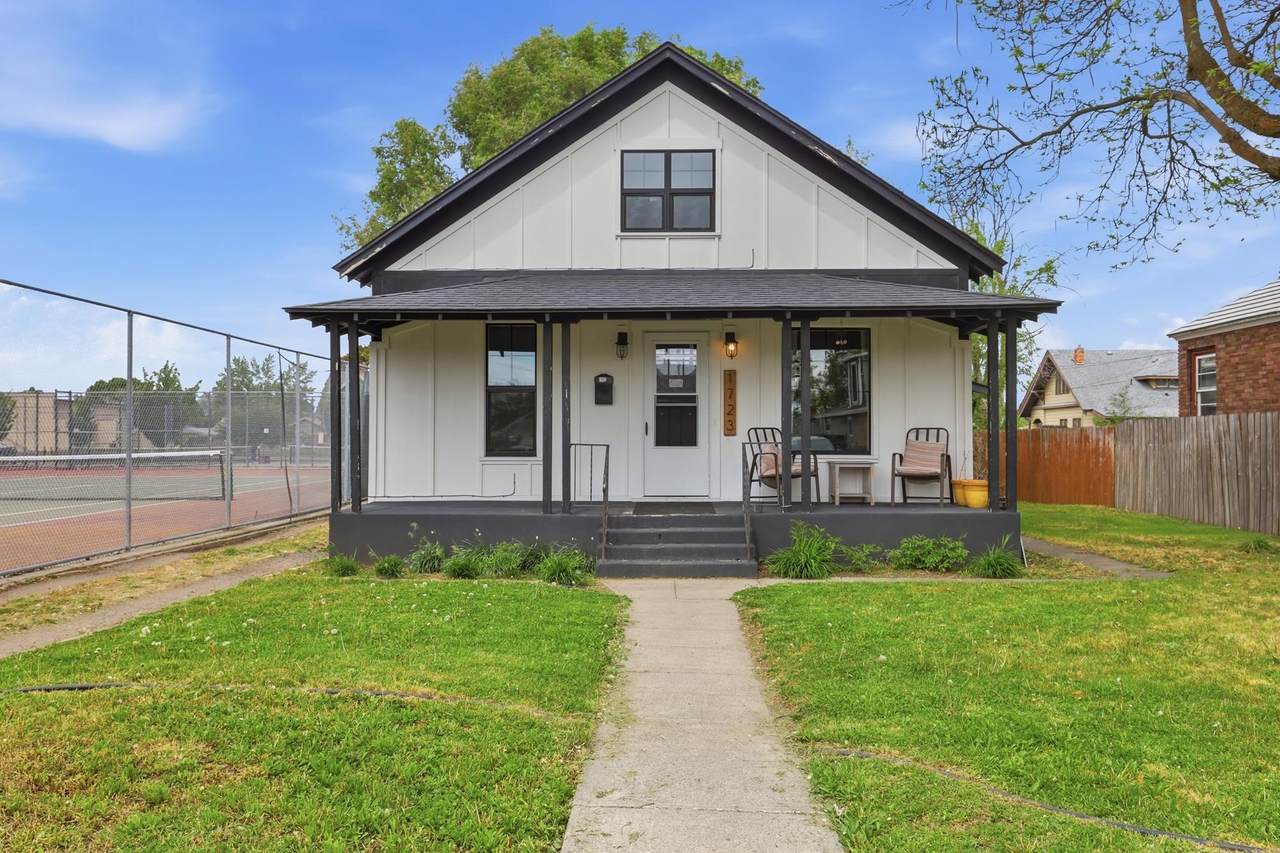 1723 Hoffman Ave - Photo 1