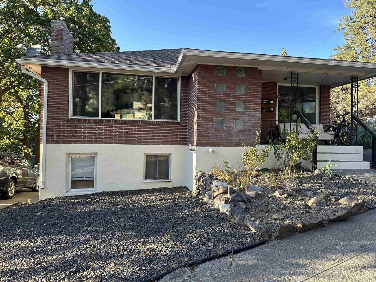 828/820 11th Ave - Photo 1