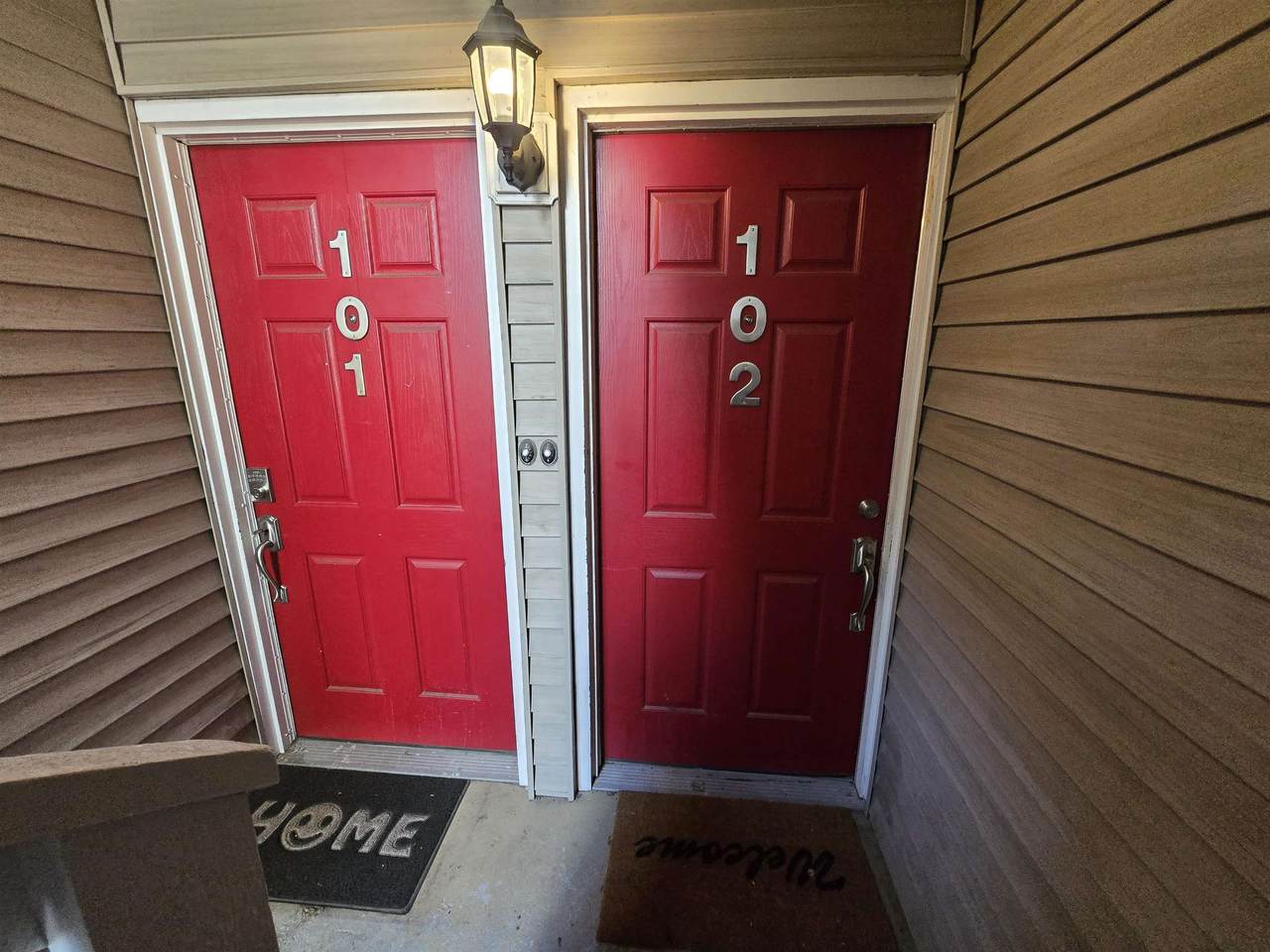 837-Unit #102 Cowley St - Photo 1