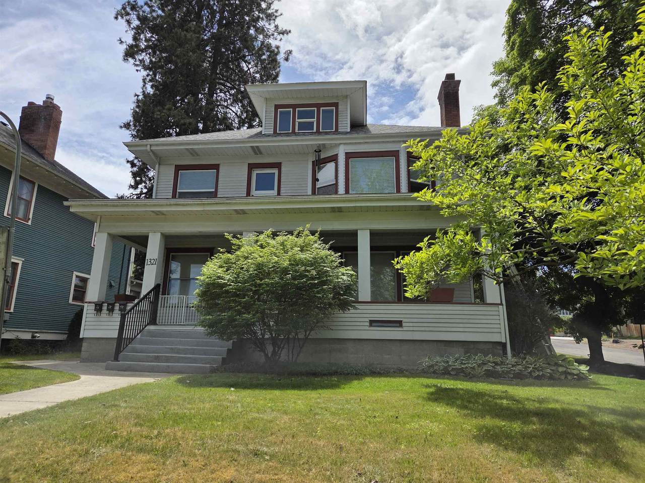 1321 11th Ave - Photo 1