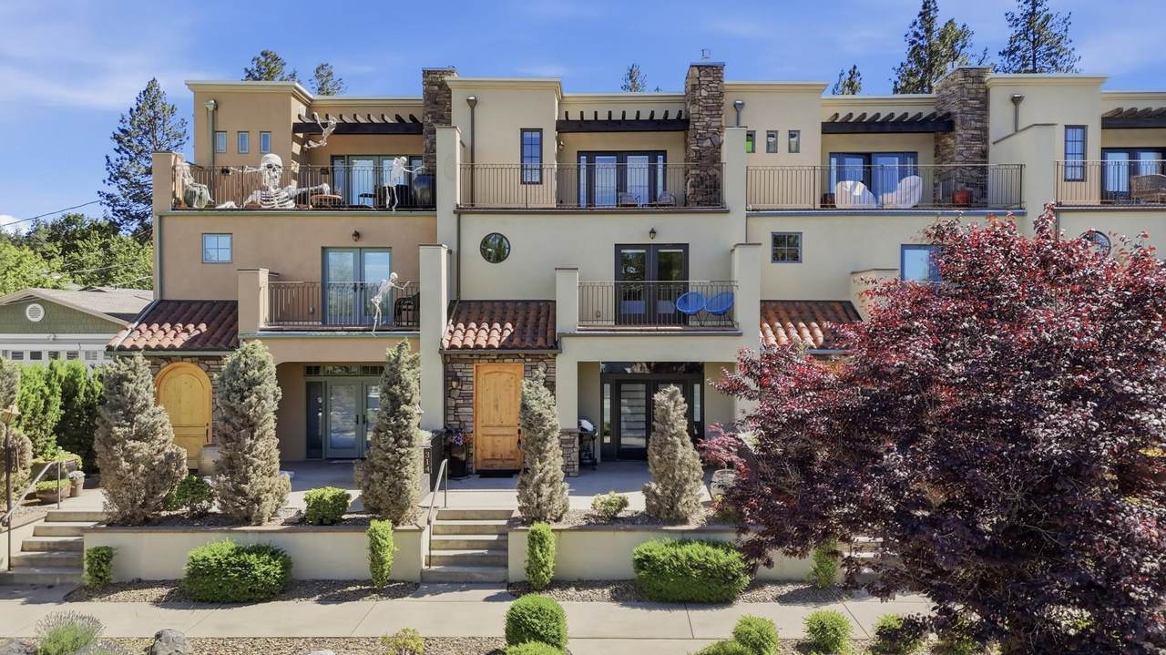 314 10th Ave - Photo 1