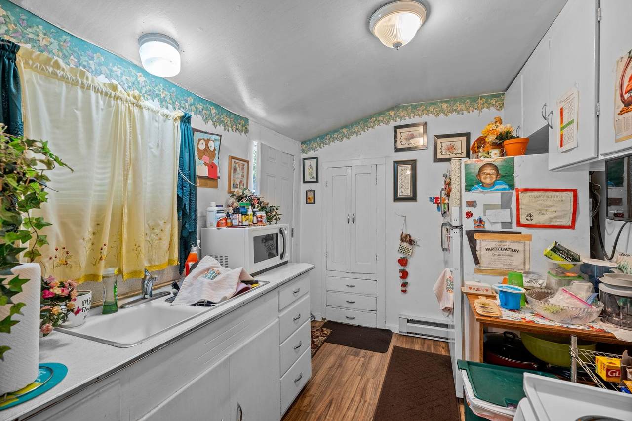 1318 16th Ave - Photo 1