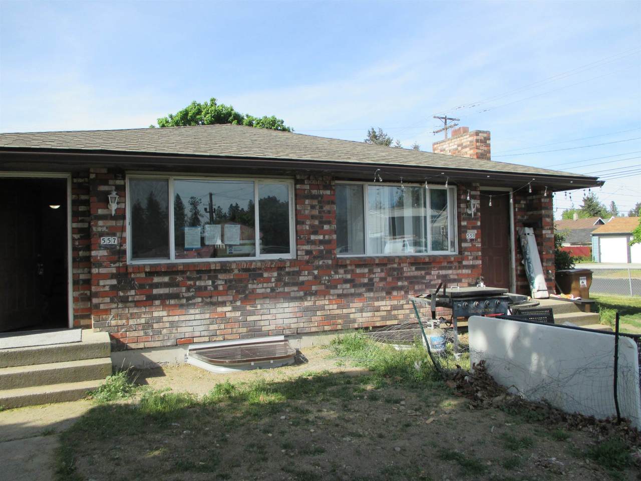 557 Broad Ave - Photo 1
