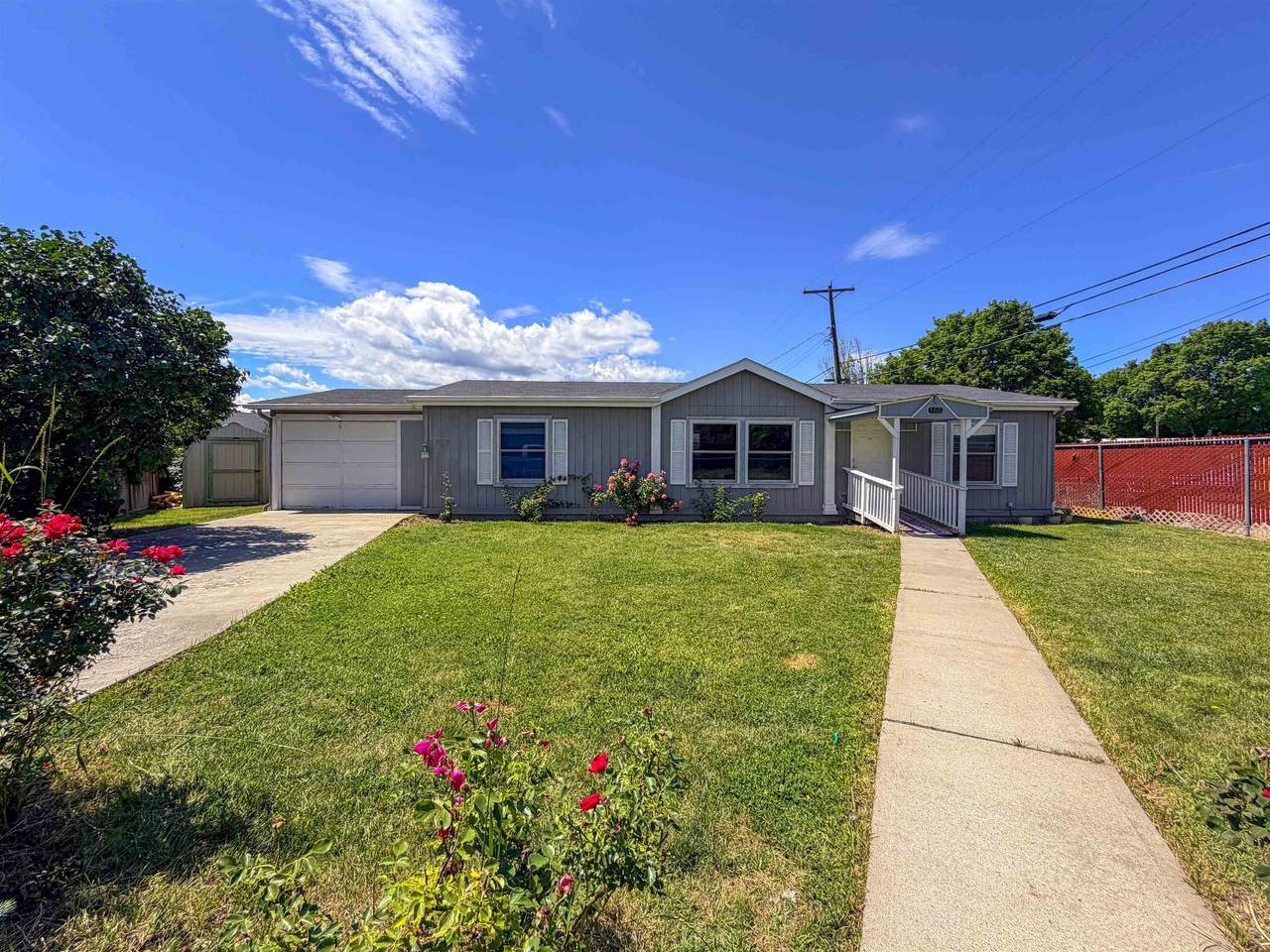 580 Madison St - Photo 1