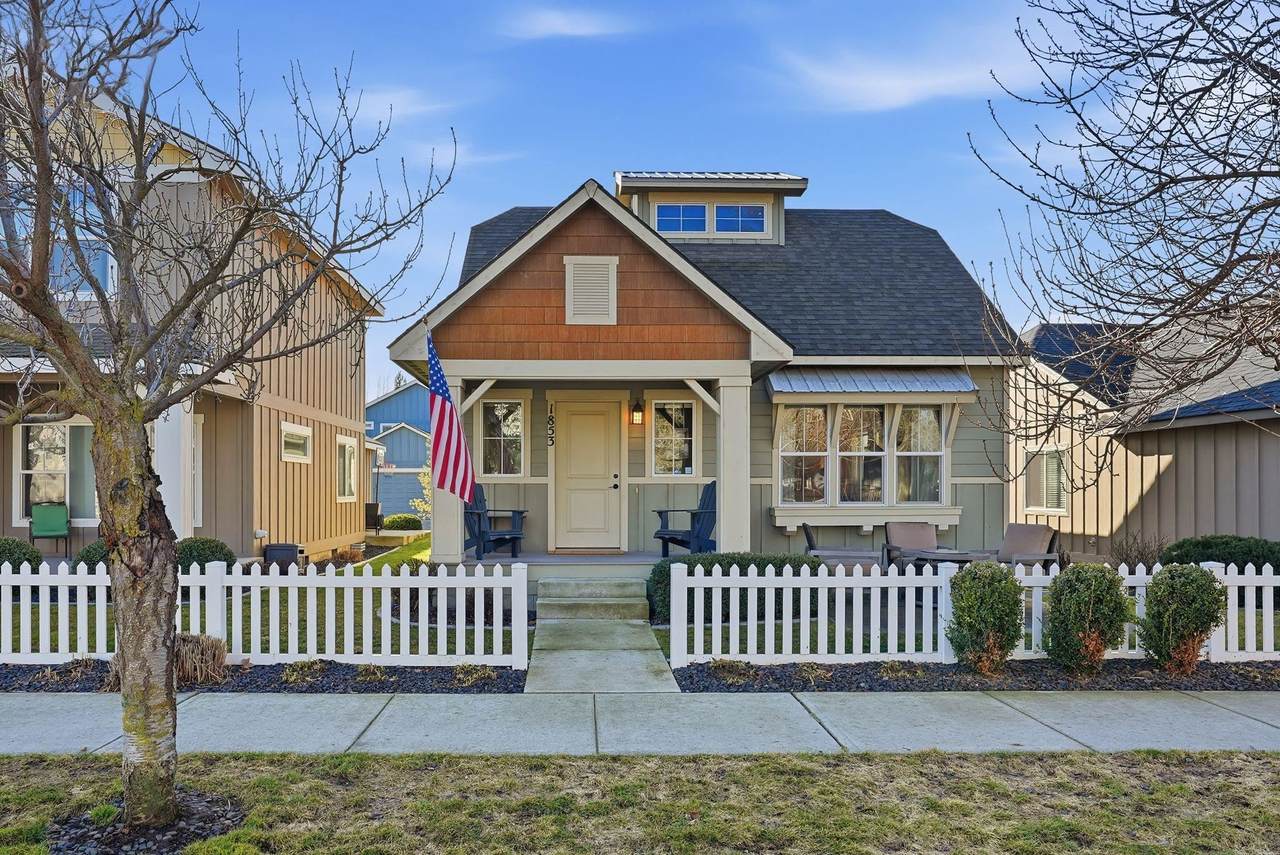 1853 Bridge Ave - Photo 1