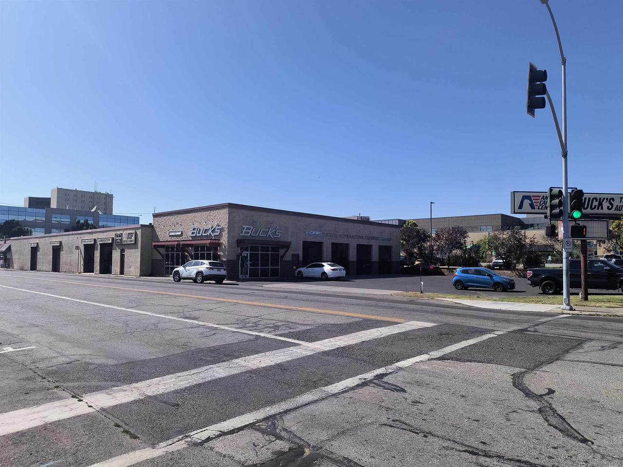 902-918 W Mallon Ave Monroe St - Photo 1