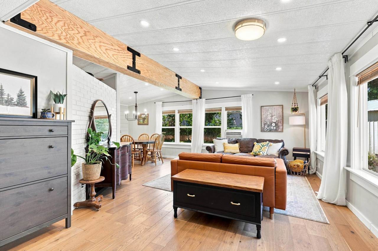 https://bt-photos.global.ssl.fastly.net/sarmls/1280_boomver_1_202621962-1.jpg