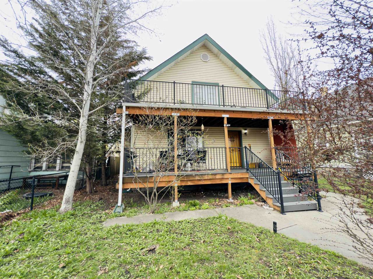 1808 Augusta Ave - Photo 1