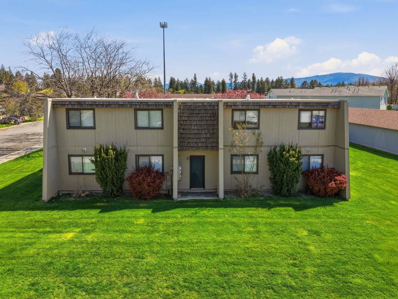 13208 Skyview Ave - Photo 1