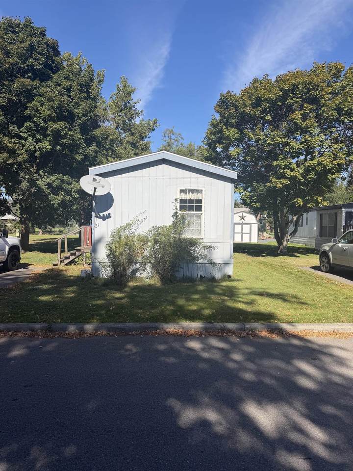 22105-Space #21 Wellesley Ave - Photo 1