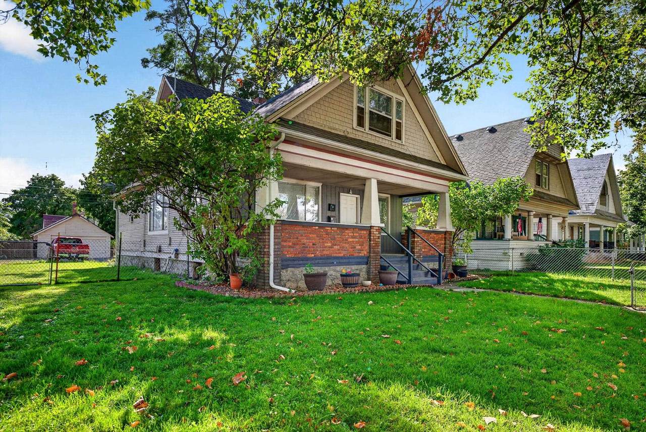 1207 Shannon Ave - Photo 1
