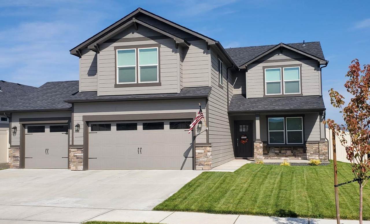 18516 19th Ave - Photo 1