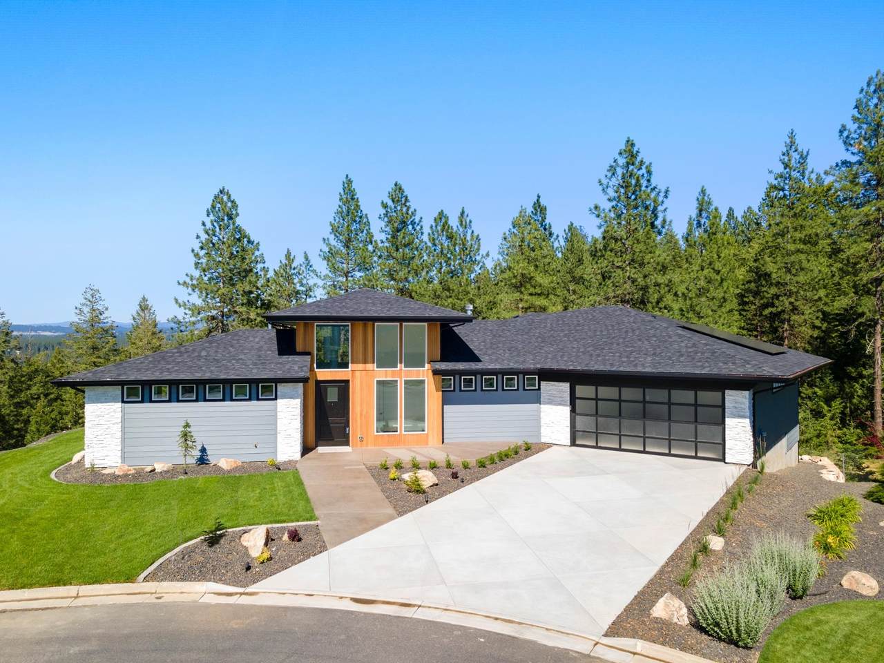 13722 Eagle View Ln - Photo 1